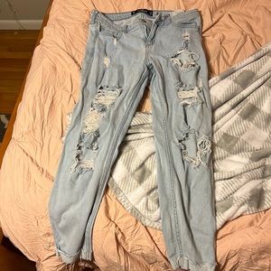 Ripped Short Jeans from American Eagle.